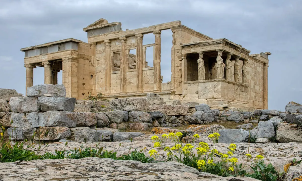 Salah satu wisata terkenal di dunia adalah Akropolis Yunani. foto: pexels