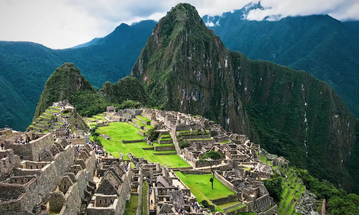 Salah satu wisata sejarah yang terkenal di dunia adalah Machu Picchu Peru. foto: pexels