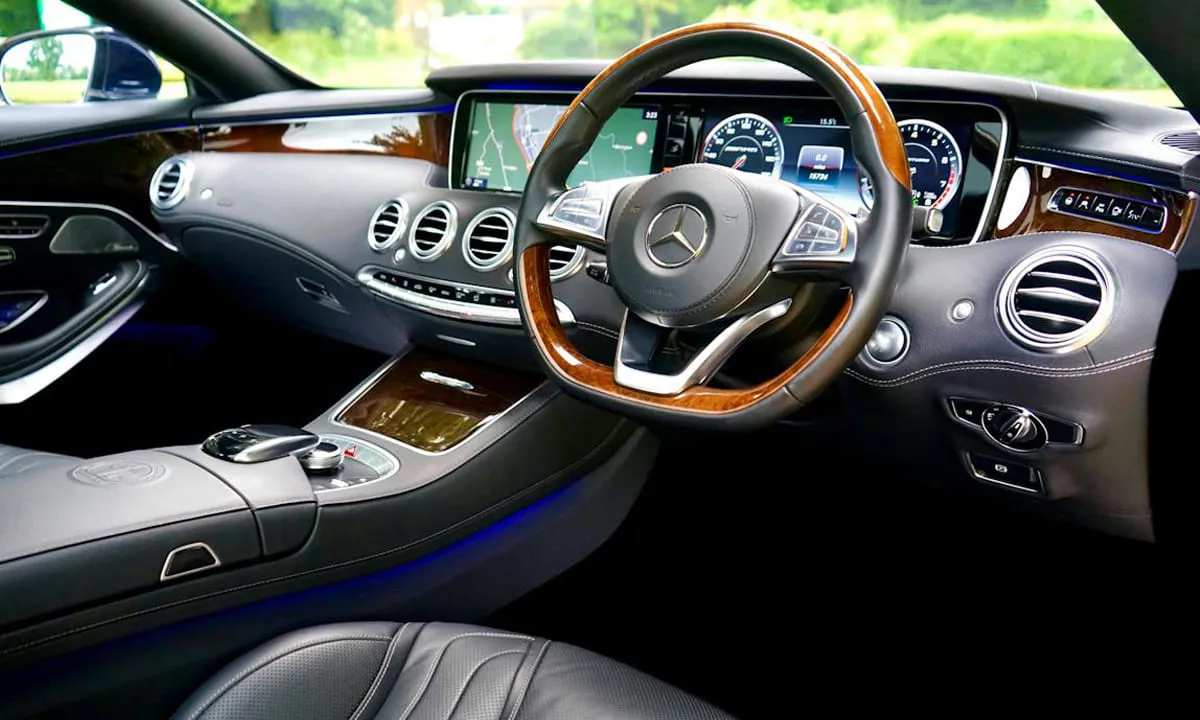 Bau Tak Sedap di Mobil akan membuat perjalanan anda tidak nyaman, sebab itu lakukan 10 langkah ini untuk mengusirnya. foto: pexels