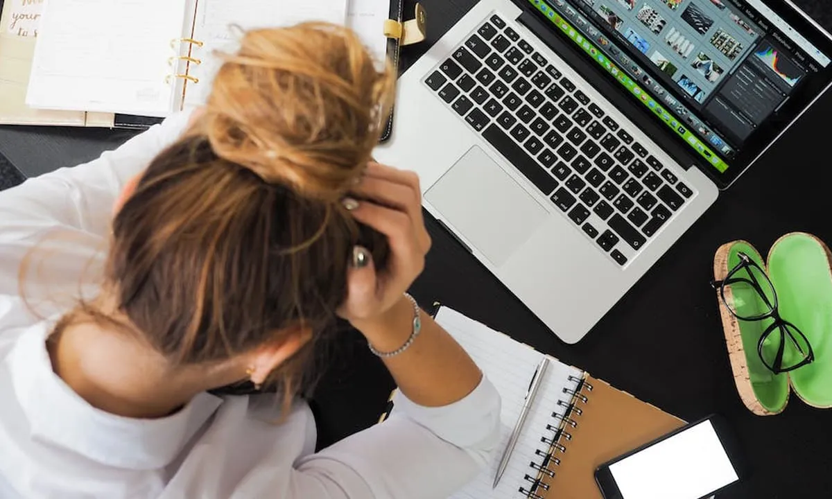 Stres di tempat kerja harus segera di atas untuk hasil kinerja yang optimal. foto: pexels