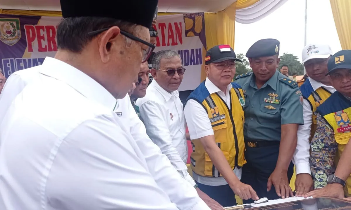 Jembatan Elevated sepanjang 450 meter di kawasan Danau Dendam Tak Sudah (DDTS) diresmikan pengoperasiannya oleh Gubernur Bengkulu, Rohidin Mersyah, Rabu 20 desember 2023. foto: tarmandi