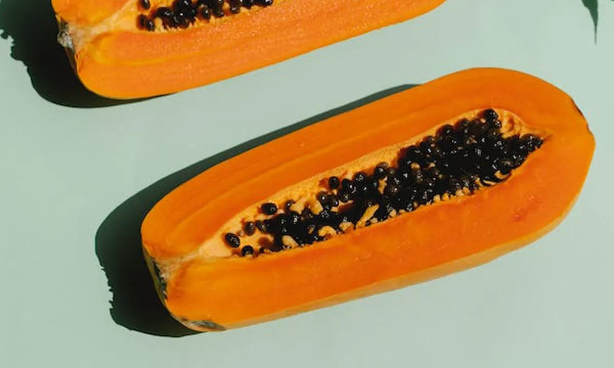 Buah yang kaya akan nutrisi dan memiliki berbagai manfaat untuk kesehatan, termasuk mengatasi tekanan darah tinggi. foto: pexels