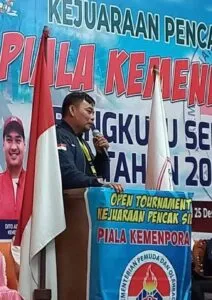 KATA SAMBUTAN: Ketua Umum Pengprov IPSI Provinsi Bengkulu Hopalara saat menyampaikan kata sambutan dan sekaligus membuka kejuaraan pencak silat Piala Kemenpora di Manna, Bengkulu Selatan, Jumat lalu 22 Desember 2023