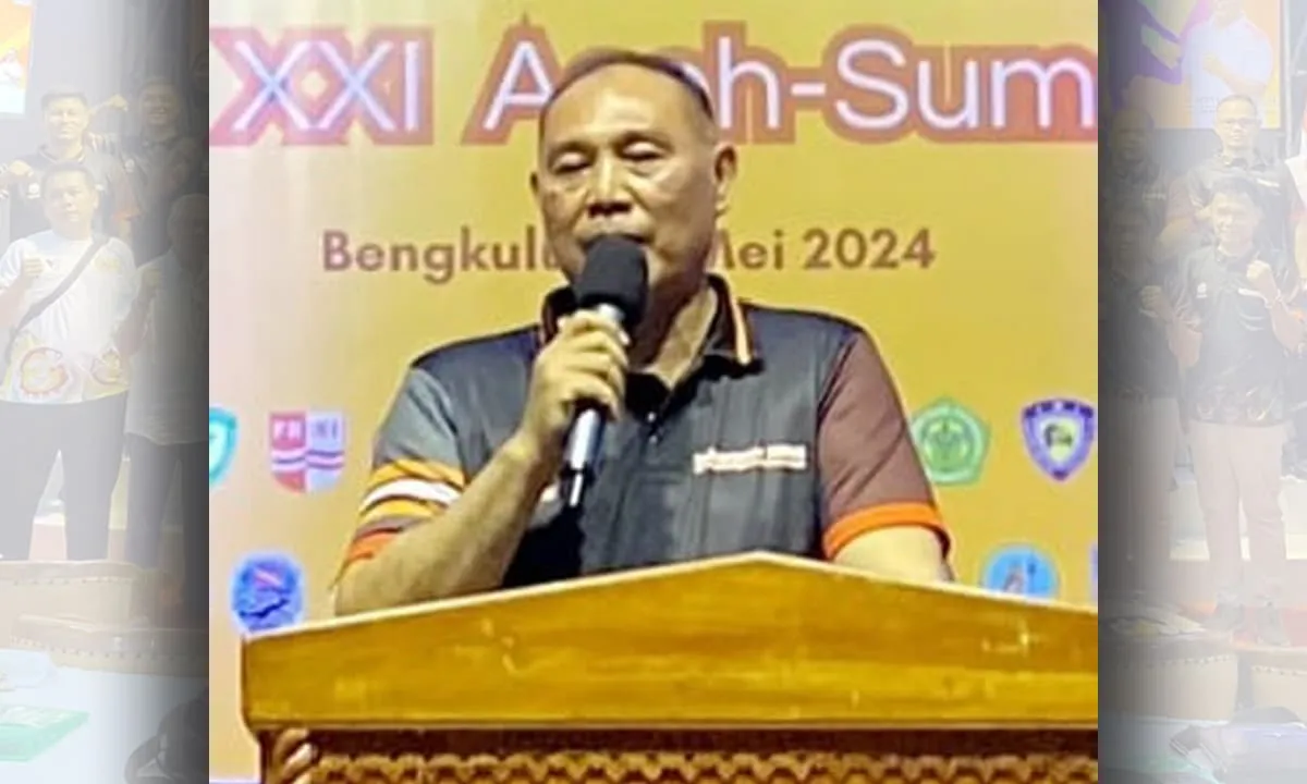 Ketua Harian KONI Provinsi Bengkulu H. Dadang Mishal, SH, MH saat menutup secara resmi Rakerprov KONI 2024, Selasa 28 Mei 2024.(foto/tarmandi)