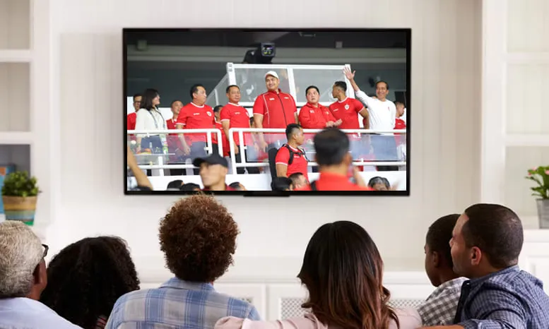 Timnas Indonesia lolos Putaran Ketiga Kualifikasi Piala Dunia setelah hajar Filipina 2-0 di hadapan Presiden Jokowi.