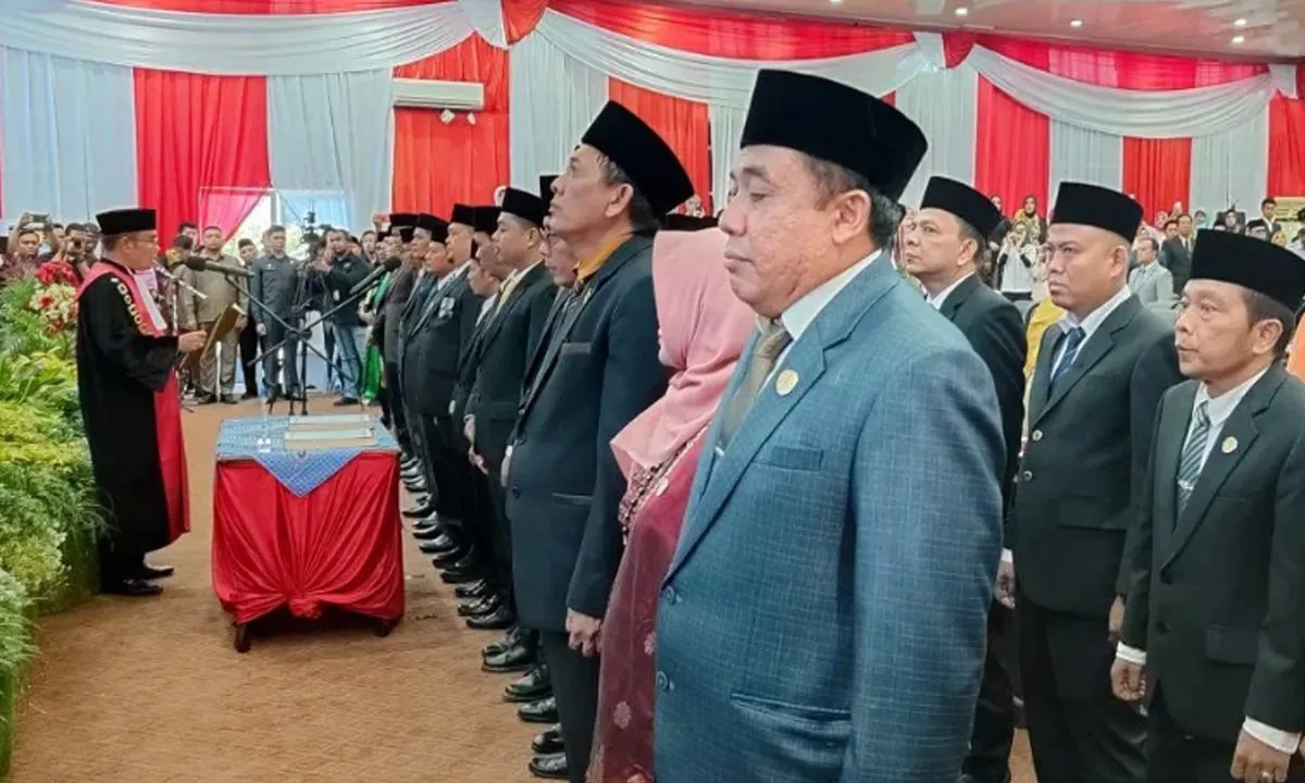 Pelantikan 35 Anggota DPRD Kota Bengkulu.