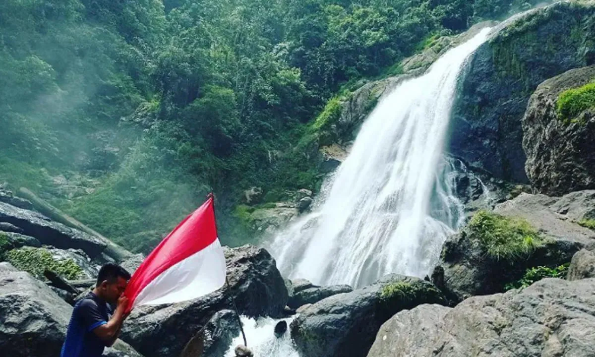 Puncak Air Terjun Paliak
