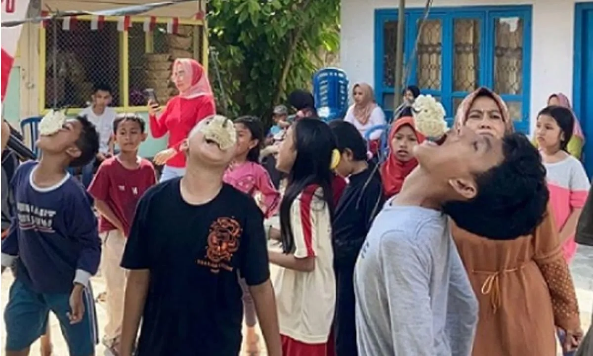 Ide Kreatif Lomba 17 Agustus HUT RI ke 79, lomba makan kerupuk.