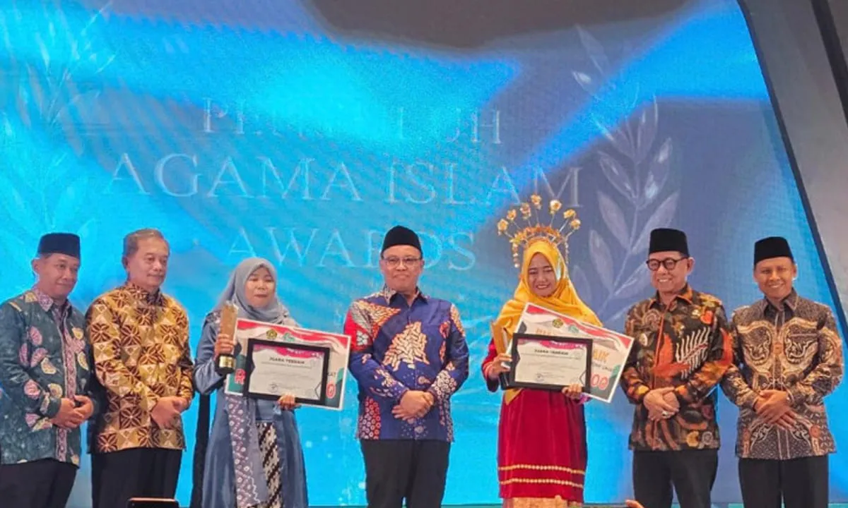 Program Kemeja Gratis Kemenag Kepahiang Sabet Juara Terbaik Nasional. Program ini merupakan inovasi layanan kemenag. foto dokkemenag