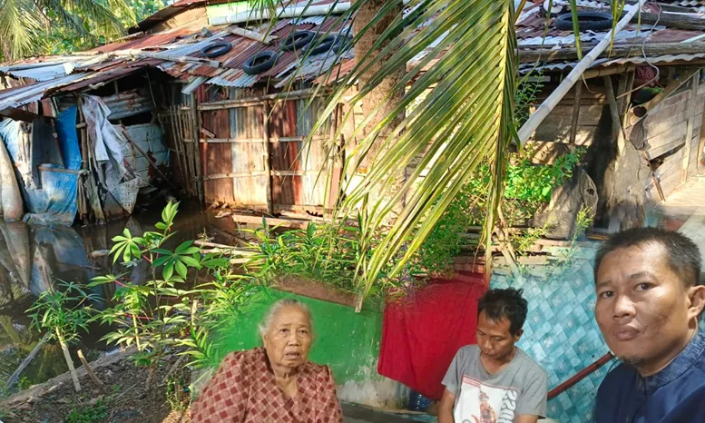 Ustadz Andi Saputra mengunjungi Keluarga Ci Ayah, untuk mensosialisasikan program pemerintah BPJS Kesehatan Gratis. Ci Ayah tidak hanya berjuang menghadapi kesulitan ekonomi, tetapi juga terpaksa merawat anaknya yang menderita sakit ginjal dan kebutaan.