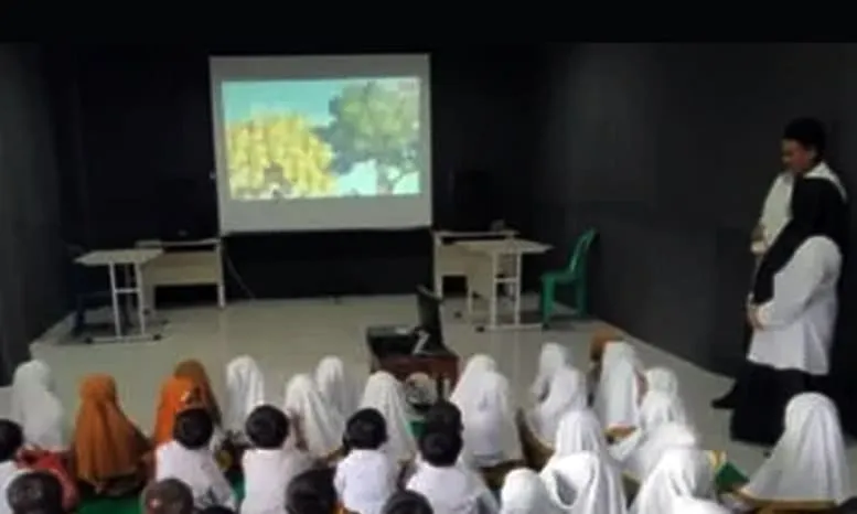 Bioskop Mini Perpusda Kepahiang saat ini jadi idola baru para pelajar kabupaten Kepahiang.