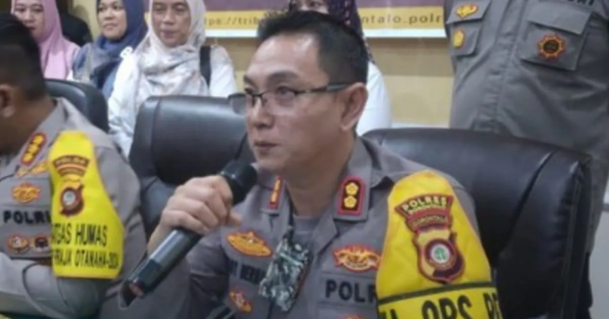 Kapolres Gorontalo, AKBP Deddy Herman menjelaskan Kronologi Kasus Video Mesum Guru dan Siswi di Gorontalo. foto: apris nawu/detik