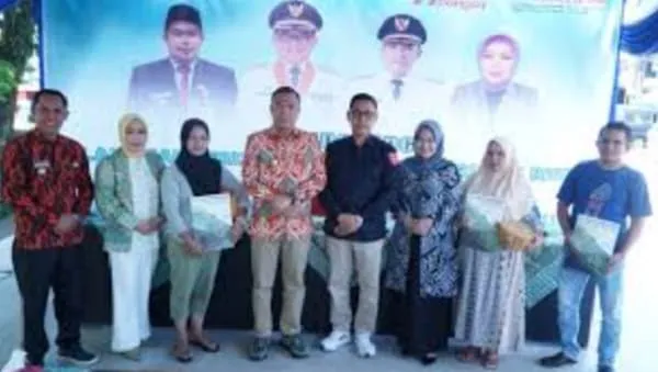 Wakil Bupati Kepahiang launching program Jemput Bola Pelayanan Terpadu Tanpa Pungli (Jempol Peduli) dari dinas pelayanan terpadu satu pintu (DPMPTSP) kabupaten Kepahiang.