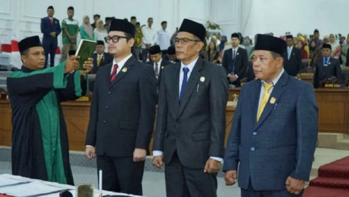 Pengucapan sumpah dan janji pimpinan DPRD hasil Pemilu 2024 ini di laksanakan di Ruang Rapat Paripurna DPRD Kepahiang.