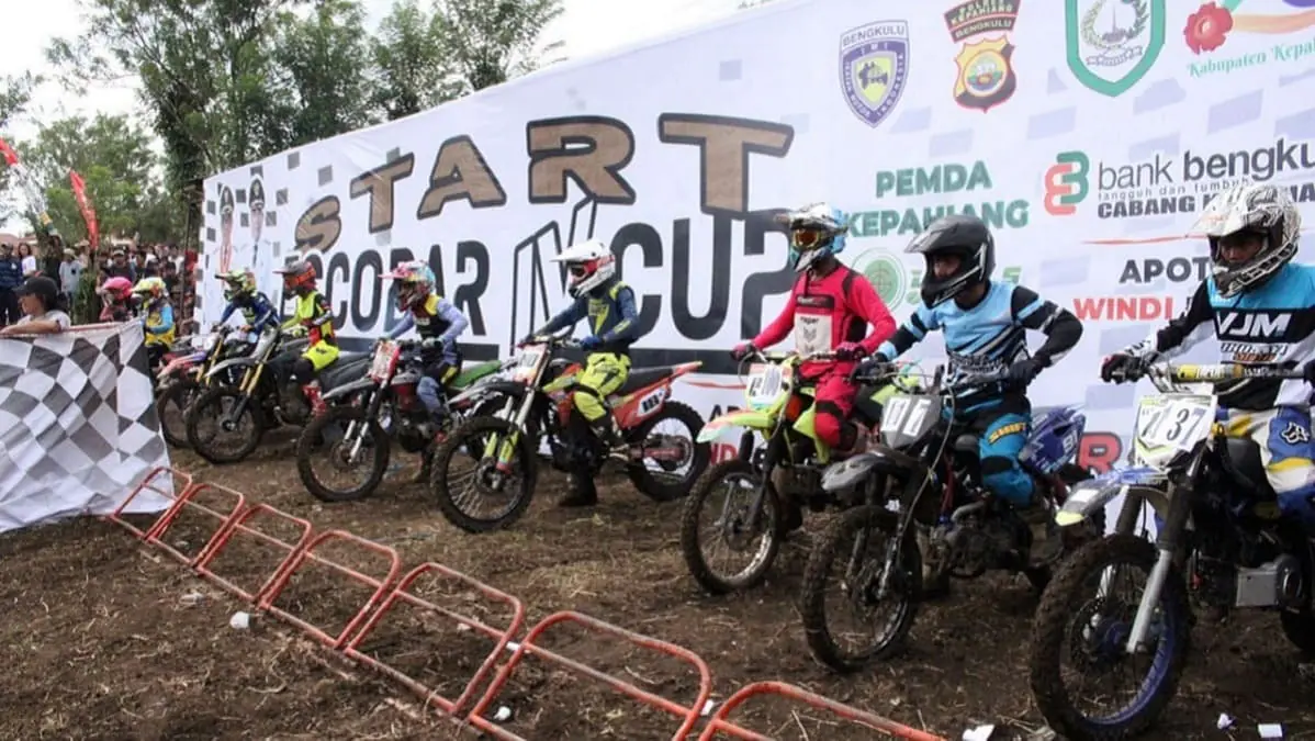 Open Grasstrack Escobar Cup 5 dalam rangka HUT ke-21 Kabupaten Kepahiang - Ngenelo.net