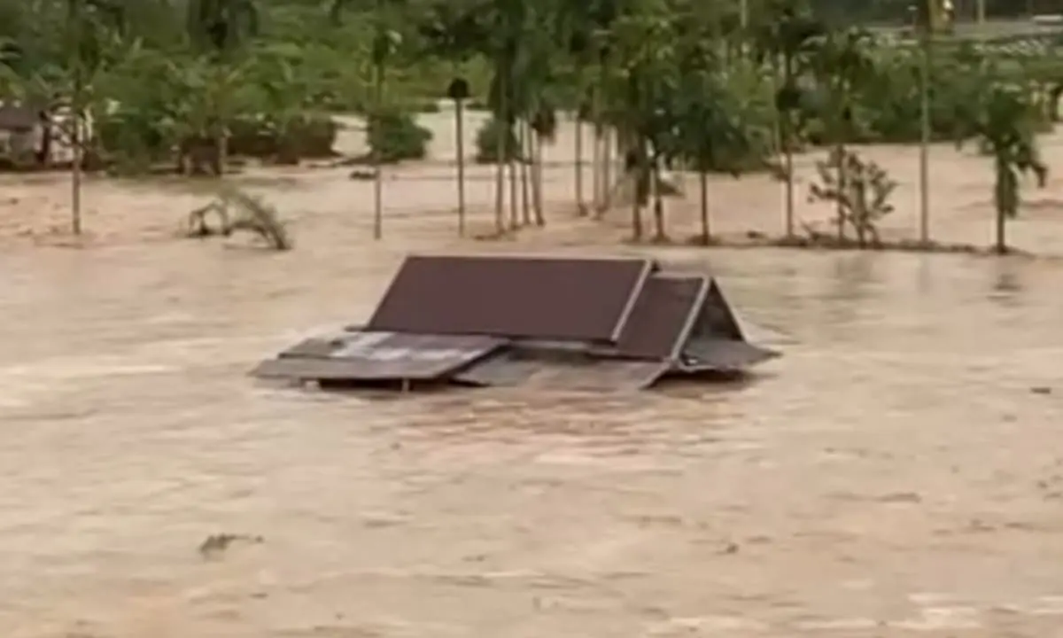 Banjir bandang di Lebong rendam 2 Desa di Kecamatan Topos pada 2024 lalu. Foto Dok – Ngenelo.net