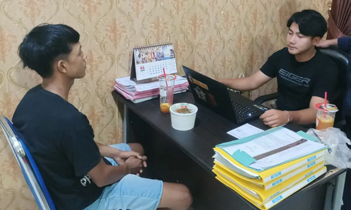 Sejoli Kepahiang kepergok lagi. Unit Perlindungan Perempuan dan Anak (PPA) Satreskrim Polres Kepahiang mengamankan seorang pemuda berinisial G (29) terlibat kasus asusila anak di bawah umur – Ngenelo.net