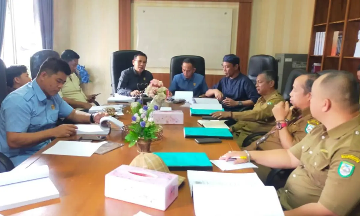 Pansus I DPRD Kabupaten Kepahiang Bahas Raperda RPPLH untuk Pengelolaan dan Perlindungan Lingkungan Hidup - Foto Humas DPRD