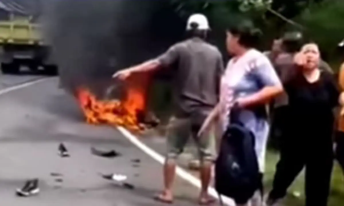 Tabrakan di Bengkulu Utara menewaskan seorang pelajar dan motornya hangus terbakar - Foto Ist - Ngenelo.net