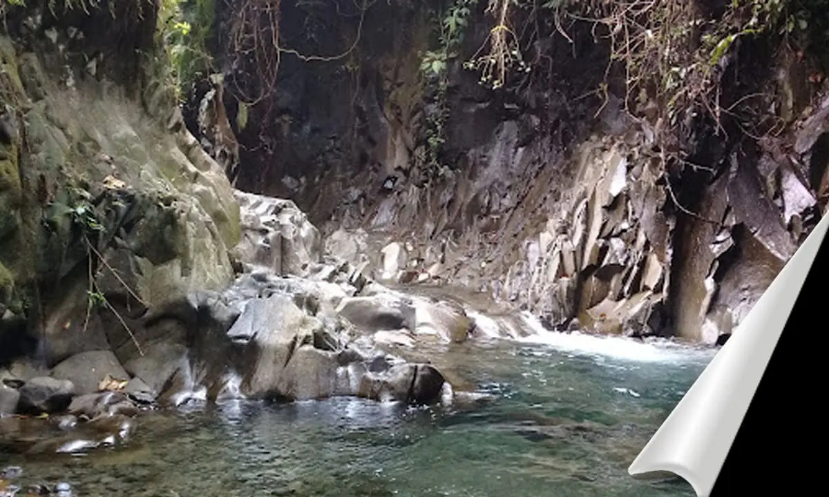 Wisata Alam Lorong Watu teretak di Kabupaten Bengkulu Utara - Ngenelo.net