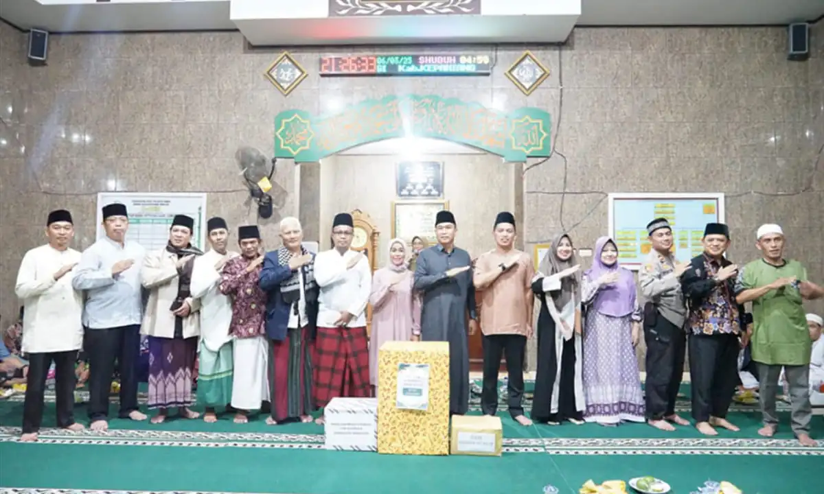 Bupati Kepahiang, H. Zurdi Nata., S.Ip melaksanakan Safari Ramadhan di Masjid Al-Amin, Desa Pulo Geto