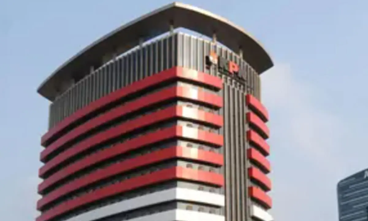 Kasus pemerasan yang melibatkan mantan Gubernur Bengkulu, Rohidin Mersyah, membuat lima Kepala Sekolah di Bengkulu dipanggil oleh KPK untuk diperiksa sebagai saksi - Ngenelo.net