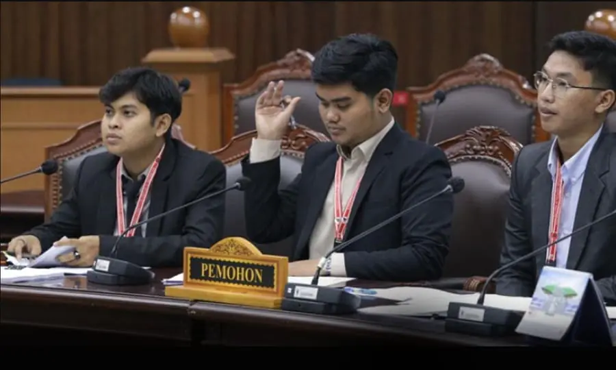 Sebelas mahasiswa Fakultas Hukum Universitas Andalas (Unand) Gugat UU ke Mahkamah Konstitusi. Foto Humas MK - Ngenelo.net