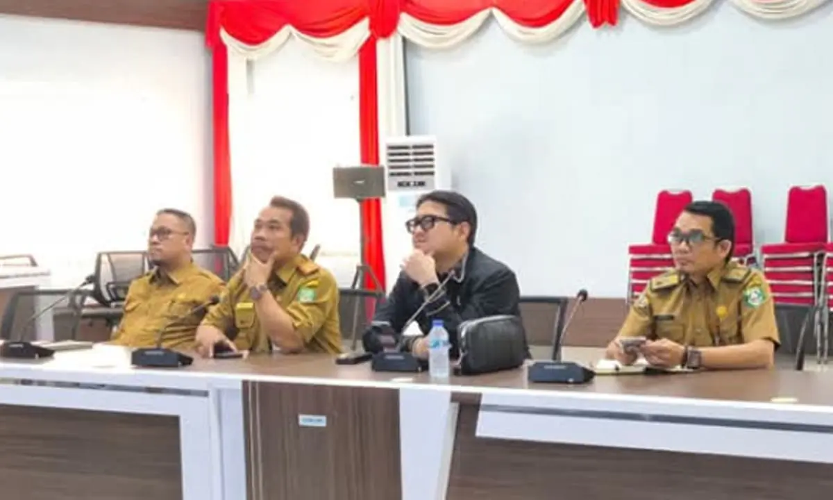 Sekda Kepahiang Dr. Hartono, S.Pd., S.H., M.Pd., M.H, mengikuti Zoom Meeting dengan Menteri Dalam Negeri Republik Indonesia,Tito Karnavian