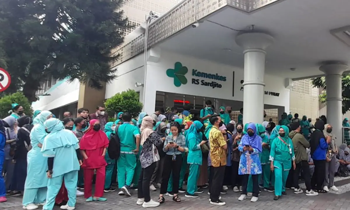 THR Tenaga Kesehatan RSUP Sardjito Yogyakarta Hanya 30, yang berujung protes. Foto Ist – Ngenelo.net