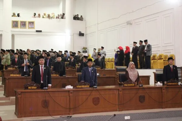 Anggota DPRD Kepahiang hadiri Paripurna Sertijab bupati