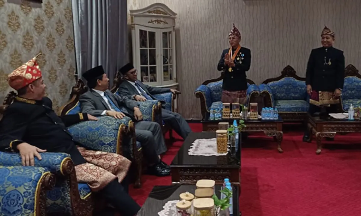 Mewakili Bupati Kepahiang, Wakil Bupati Kepahiang, Ir. Abdul Hafizh., M.Si, hadir dalam peringatan puncak Hari Ulang Tahun (HUT) ke-76 Kabupaten Bengkulu Selatan.