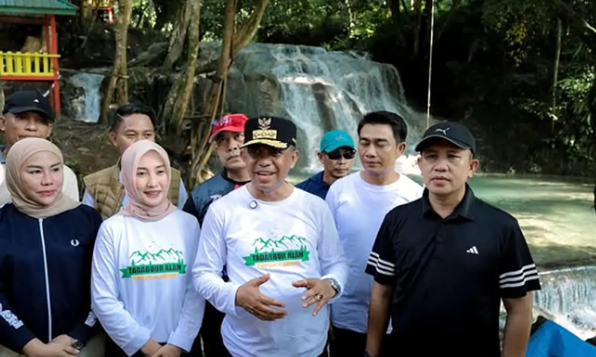 Gubernur Sulawesi Tengah, Anwar Hafid usai meresmikan wisata Air Terjun Pofua’a Bente di Kabupaten Morowali.