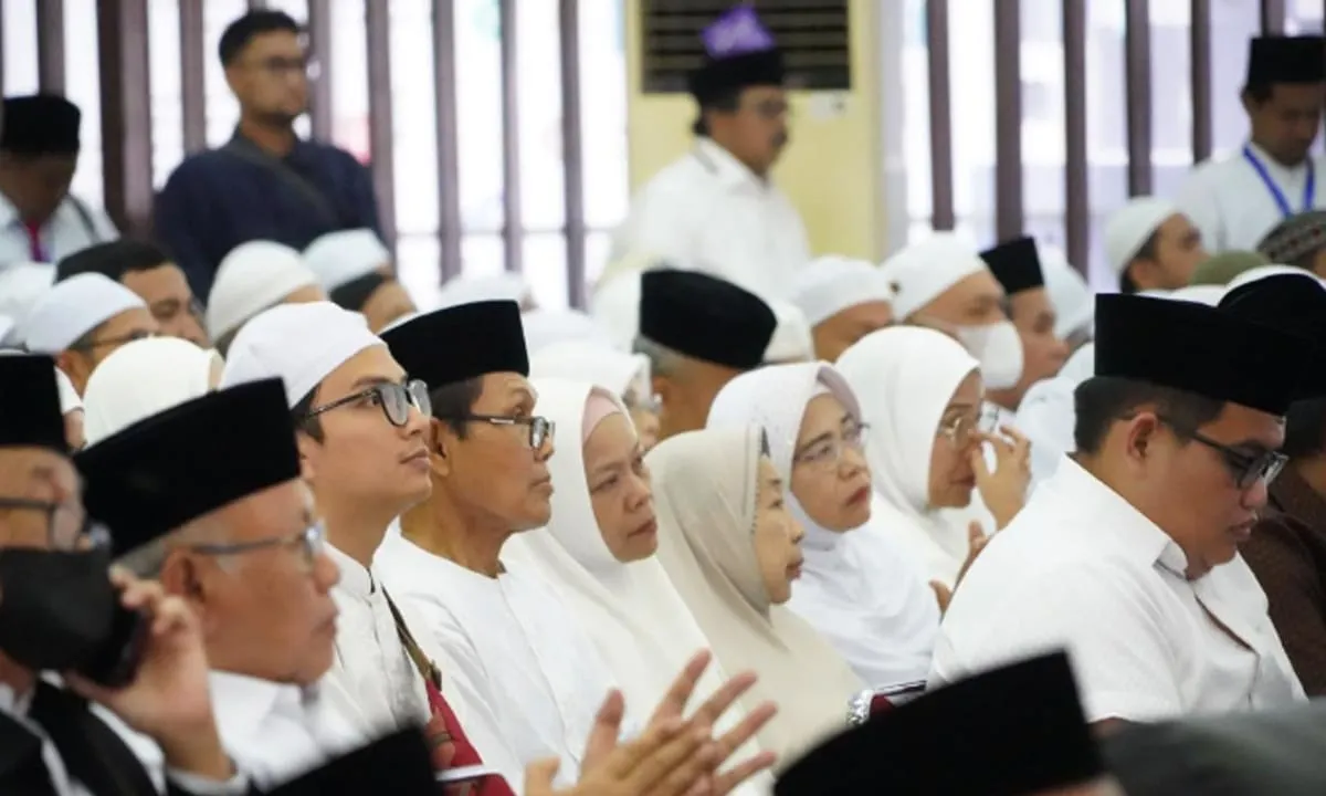 Jemaah haji Indonesia mengikuti bimbingan manasik haji nasional, Sabtu 19 April 2025, sementara jadwal Jemaah masuk asrama pada awal bulan Mei. Foto: Kemenag