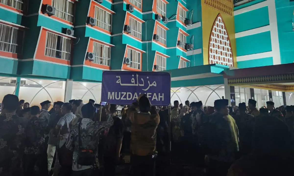 Kementerian Agama menggelar latihan tanggap darurat, Petugas PPIH jalani simulasi nyata di Asrama Haji Pondok Gede, Minggu 20 APRIL 2025.