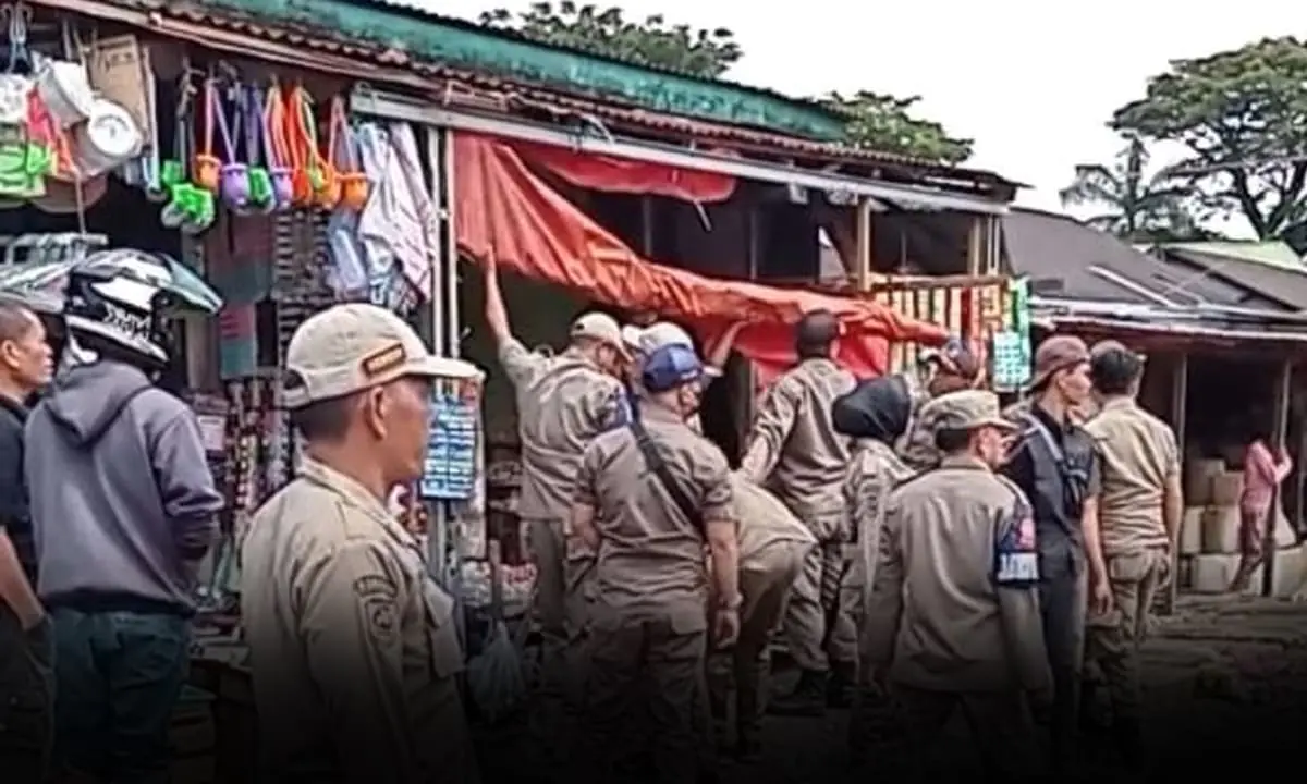 PKL Kepahiang yang tidak mengindahkan peringatan, pada Rabu 9 April 2025 mulai ditertibkan.