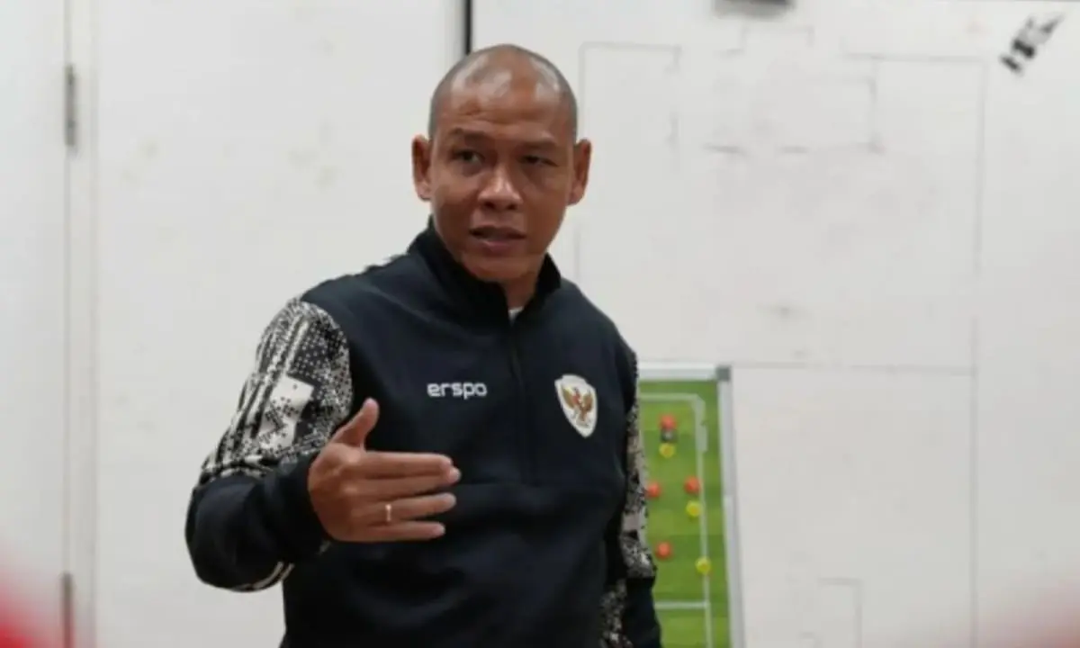 Pelatih Timnas U-17 Indonesia, Nova Arianto. Klasemen Akhir Grup C Piala Asia U-17 2025 Indonesia U-17 sebagai juara grup.