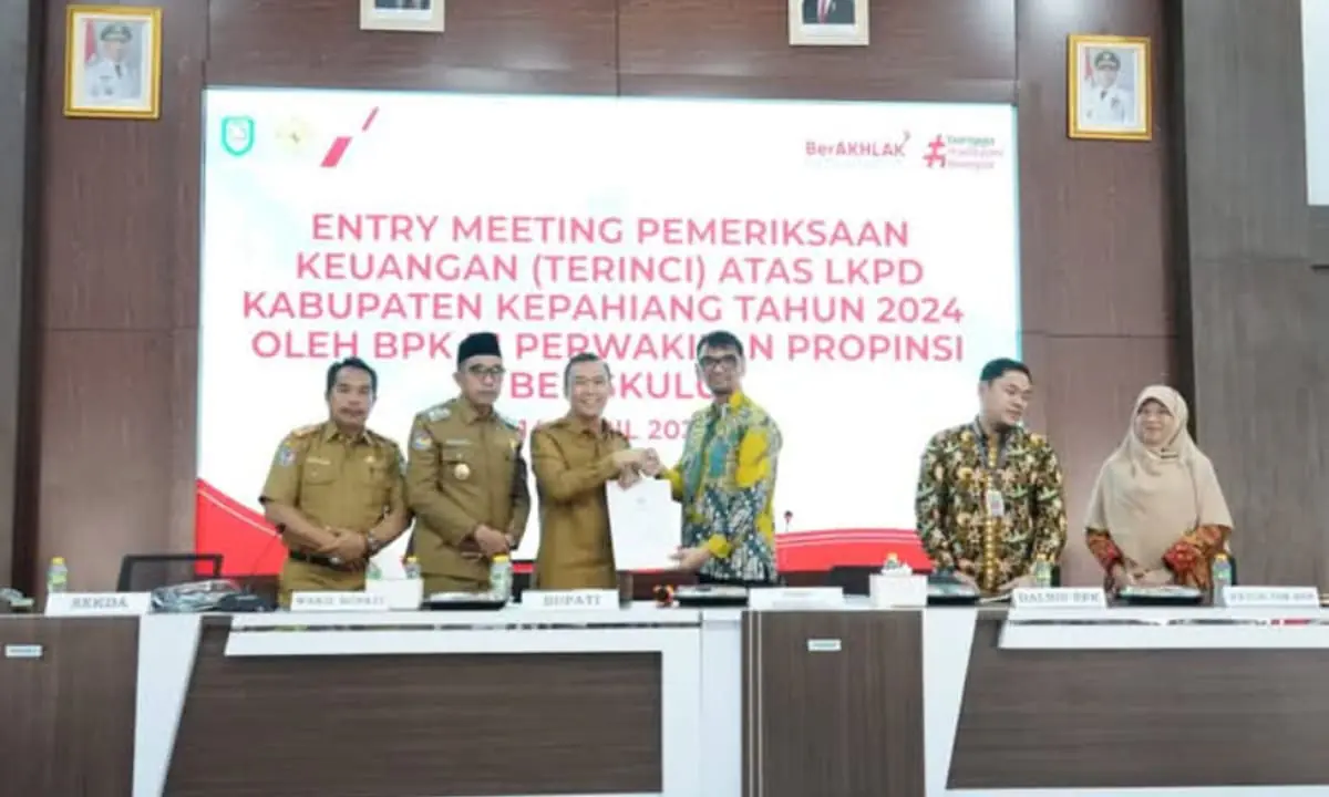Bupati Kepahiang H. Zurdi Nata, S.IP bersama jajaran resmi memulai Entry Meeting Pemeriksaan LKPD Kepahiang 2024 dengan menerima Tim BPK-RI Bengkulu.