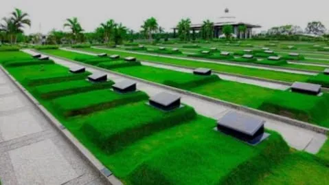 Saat ini Pemkot Bengkulu mewajibkan pengembang menyiapkan lahan makam sebesar 2% dari total lahan perumahan.