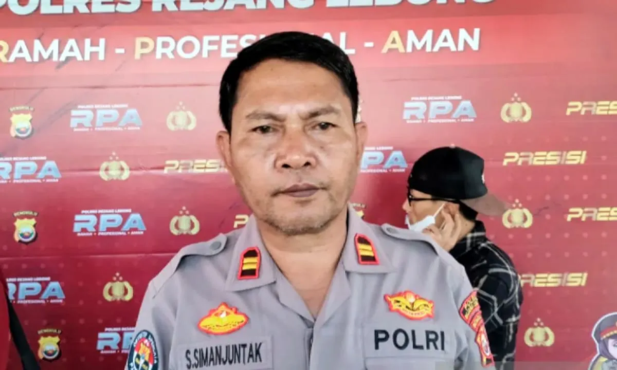 Kasi Humas Polres Rejang Lebong, AKP Sinar Simanjuntak, penemuan mayat dalam kondisi mengenaskan tersebut di duga merupakan ibu dan anak.