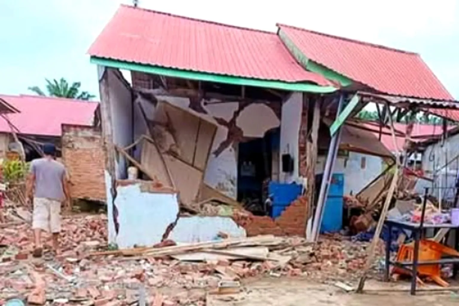 Korem ikut awasi penyaluran Bantuan Gempa Bengkulu agar tepat sasaran dan efektif.