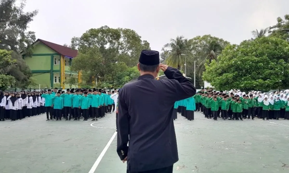 Upacara Hardiknas di Kepulauan Seribu.