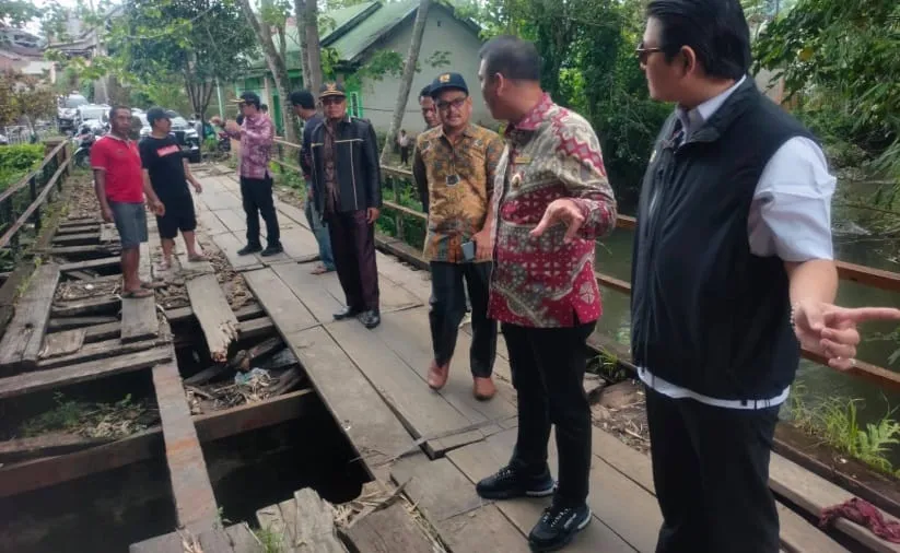 Kadis PUPR Kepahiang Dampingi Wabup dan Ketua DPRD Sidak Jembatan Sidodadi