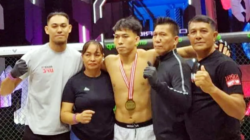 Kemenangan Deni Arif knock-out (K.O) atas Supriadi Naibaho dari Sumatera Utara membanggakan Provinsi Bengkulu. Foto Dok RRI - Ngenelo.net