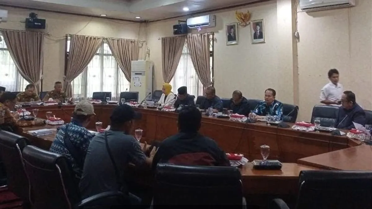 Komisi III DPRD Kota Bengkulu Dengar Suara Pedagang Pantai Panjang.