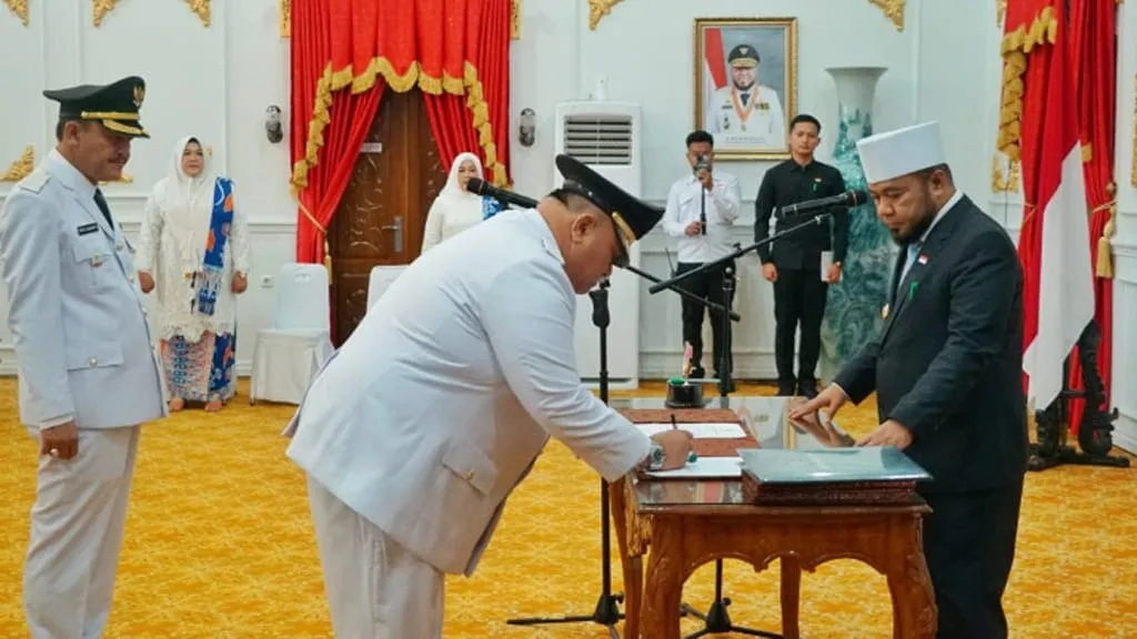 Pelantikan Bupati Bengkulu Selatan periode 2025-2030 digelar di Bengkulu Rabu 11 Juni 2025. Pasangan Rifai dan Yevri Sudianto dilantik langsung oleh Gubernur Bengkulu Helmi Hasan.