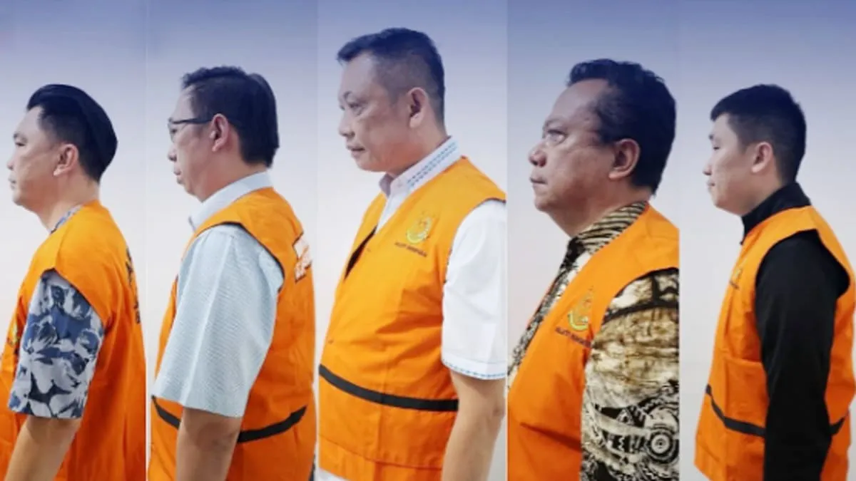 Bebby Hussy Cs mengenakan rompi oranye usai diperiksa penyidik Kejati Bengkulu, dan ditetapkan tersangka dugaan korupsi tambang di Bengkulu, Rabu 23 Juli 2025. Foto: Dok Kejati Bengkulu - Ngenelo.net