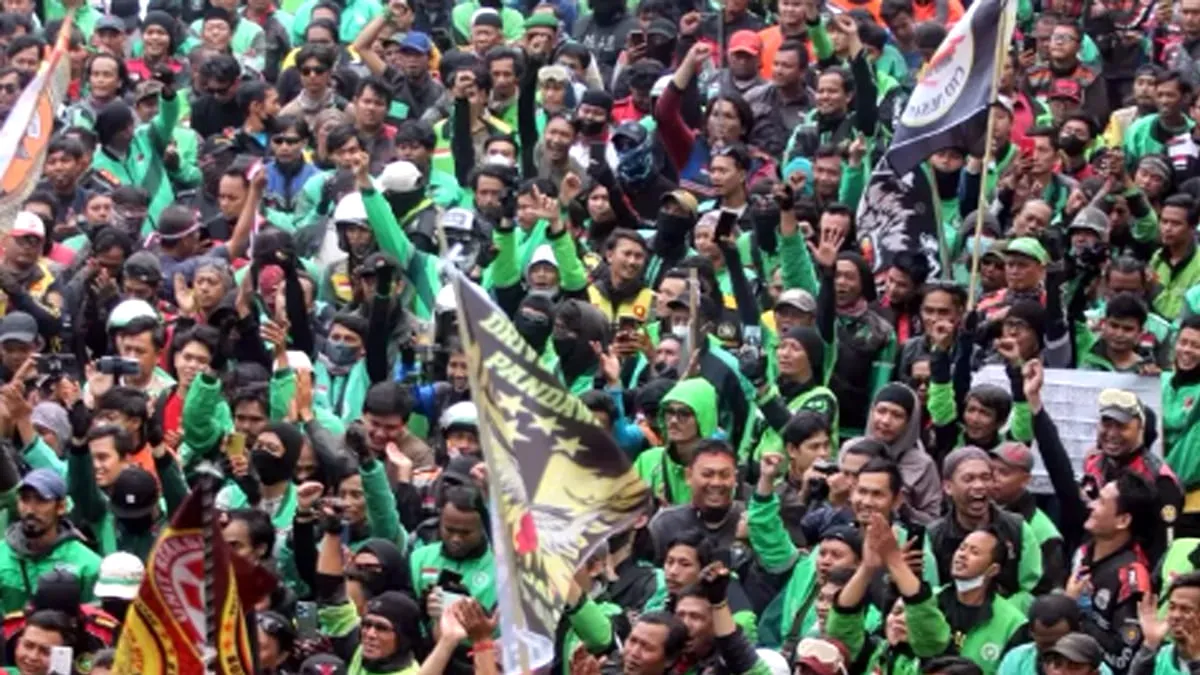 Demo Ojol di Jakarta menyuarakan 5 tuntutan. Foto: Istimewa - Ngenelo.net