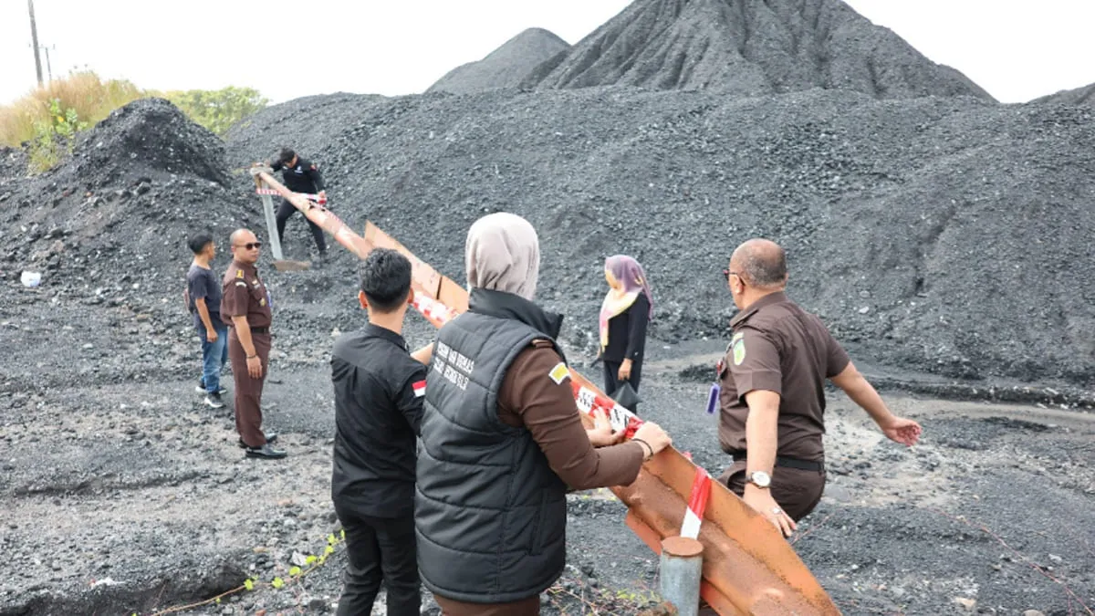 Stockpile Batubara di Teluk Sepang Disegel Kejati Bengkulu.