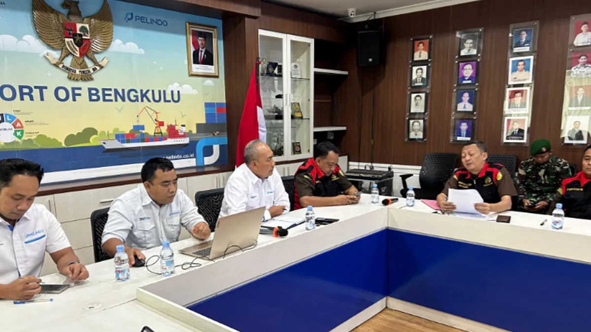 Pada Senin, 21 Juli 2025 tim penyidik Kejati Geledah PT Pelindo Regional II Bengkulu dan PT Sucofindo. Foto: Ist- Ngenelo.net