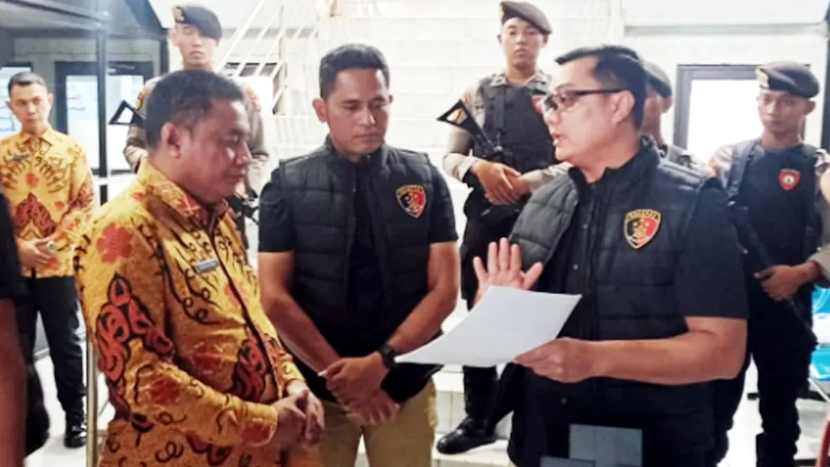 Tim penyidik Direktorat Reserse Kriminal Khusus (Ditreskrimsus) Polda Bengkulu melakukan penggeledahan di kantor PDAM Tirta Hidayah Kota Bengkulu pada Kamis, 10 Juli 2025.